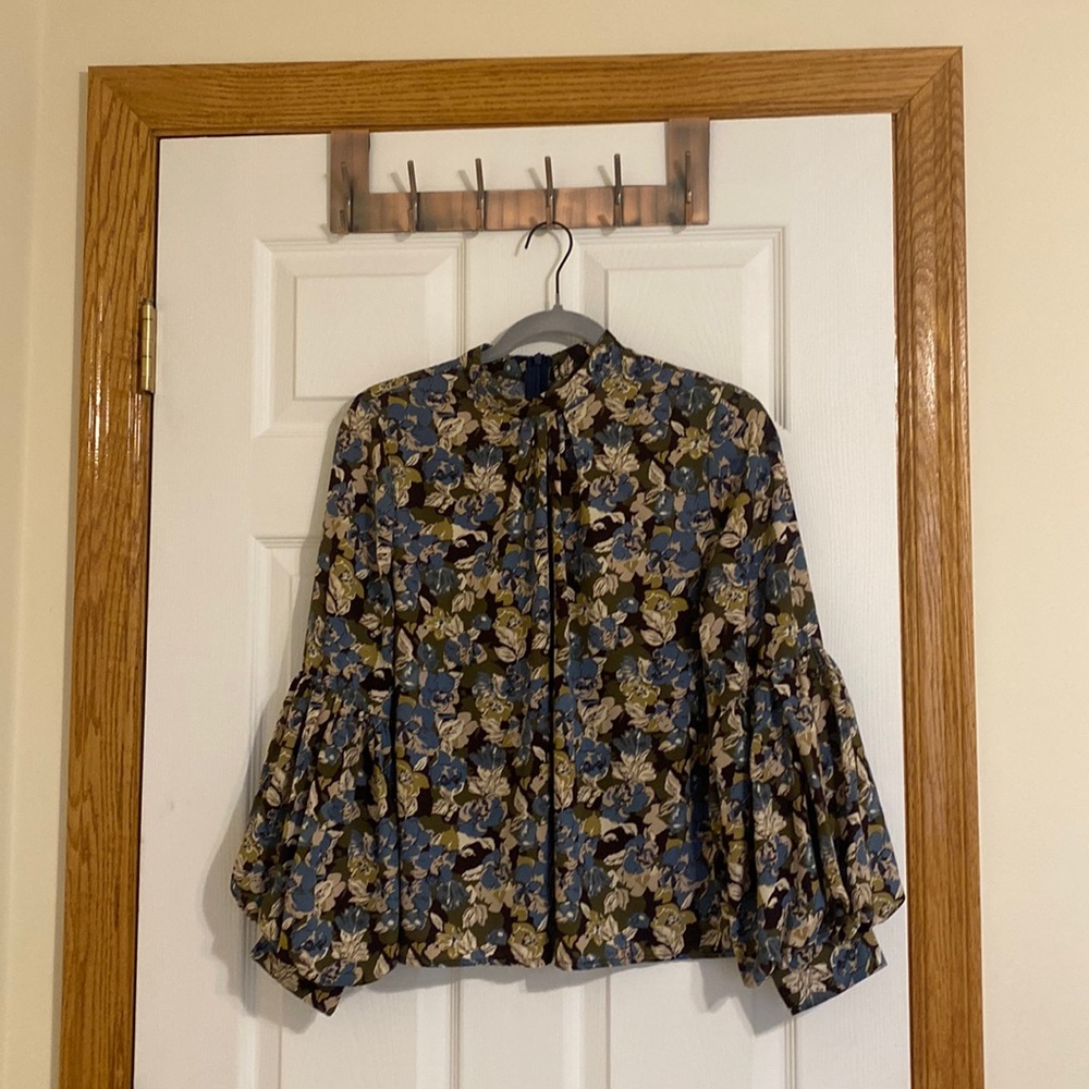 Beautiful Printed Georgette balloon sleeve top